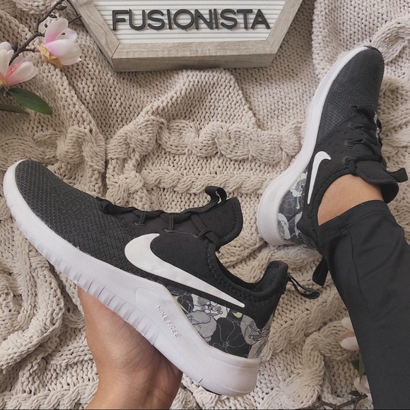 nike black and white flower shoes
